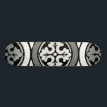 Dekoratives Renaissance Rosette Tile Design Skateboard<br><div class="desc">Shakespeare hätte gerne dieses dekorative Rosette-Design aus der Renaissance in seine Zuhause eingefügt. Um ein oder kaufen zwei,  das ist die Frage! Für alle Fans von Blätter und blattgepressten Designs!</div>