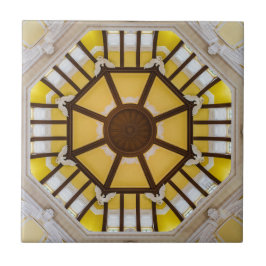 Dekorierte Decke am Bahnhof Tokio Fliese