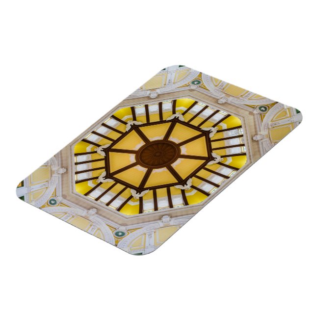 Dekorierte Decke am Bahnhof Tokio Magnet (Linke Seite)