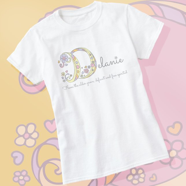 Delanie Girls Name bedeutet Mongram Herz T-Shirt (Von Creator hochgeladen)