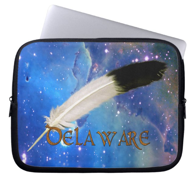 DELAWARE Nation & Feather Space Laptop Sleeve (Vorderseite)