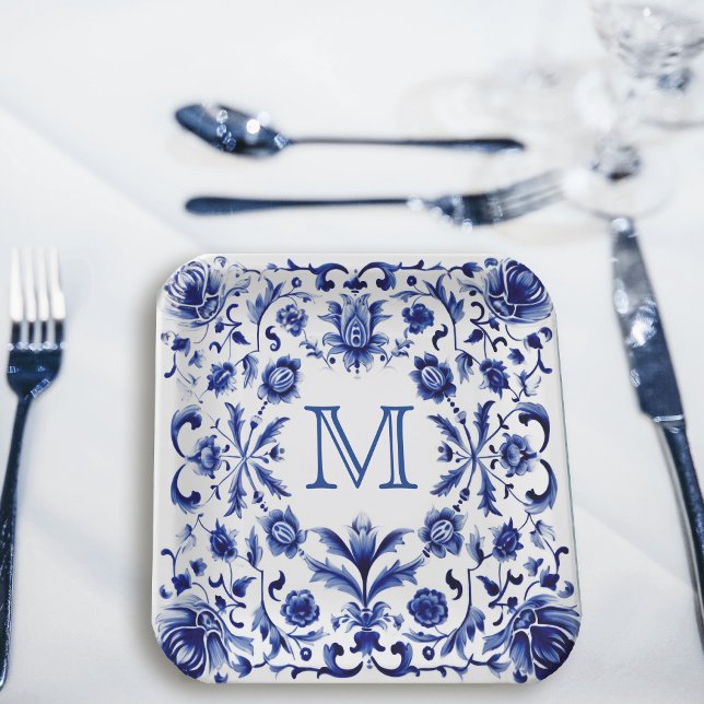 Delft Blue Design Monogram Pappteller (Von Creator hochgeladen)