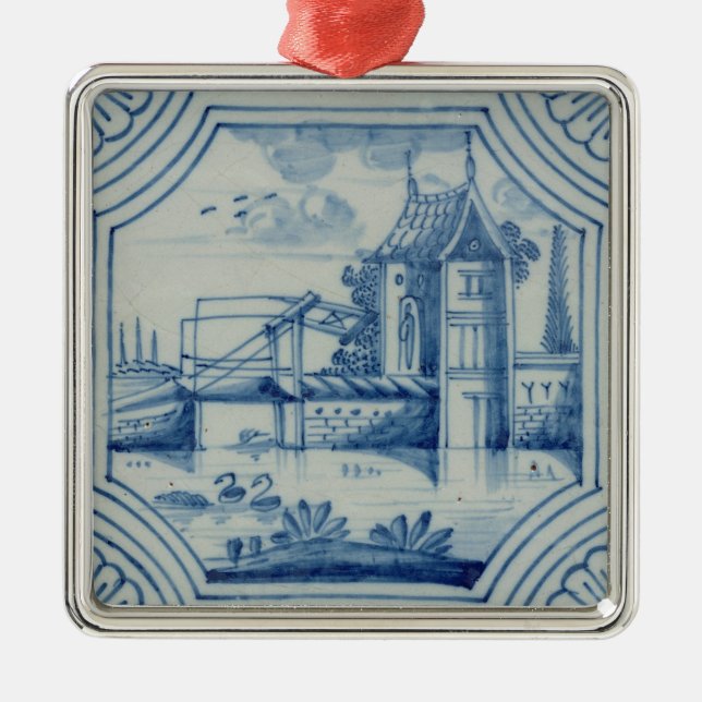 Delft-Fliese, die einen Drawbridge über einem Silbernes Ornament (Vorne)