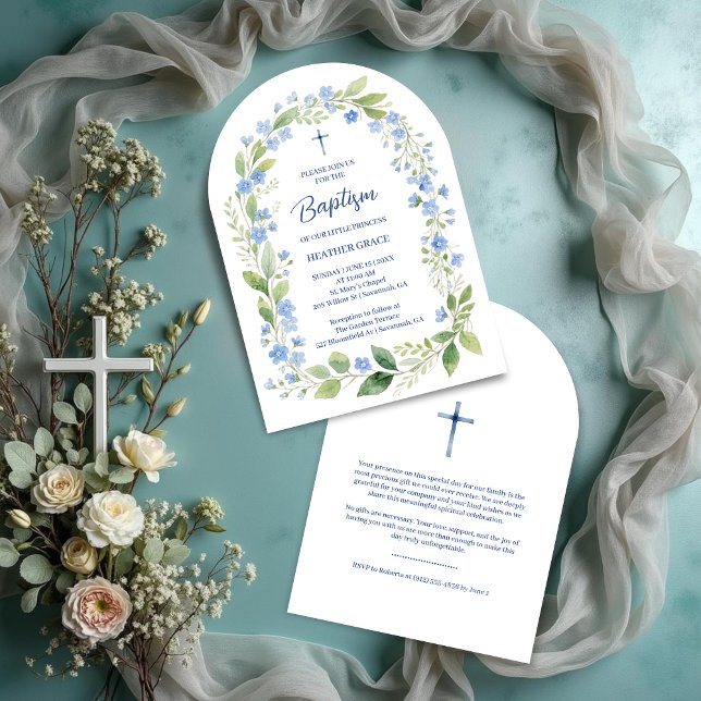 Delicate Blue Shades Floral Frame Arch Baptisme Einladung (Delicate Digital Watercolor Blue Shades Floral Frame Arch Shape Baptism Invitation Cards. )