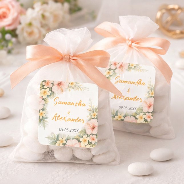 Delicate Soft Floral Romantic Blush Hibiscus  Quadratischer Aufkleber (Von Creator hochgeladen)