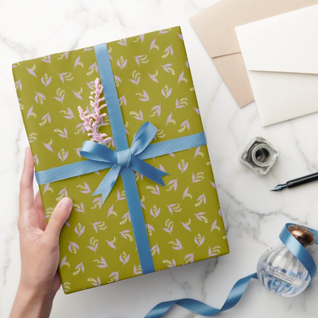 Delicate ‘Sprigs’ wrapping paper in olive green  Geschenkpapier (Schenken)