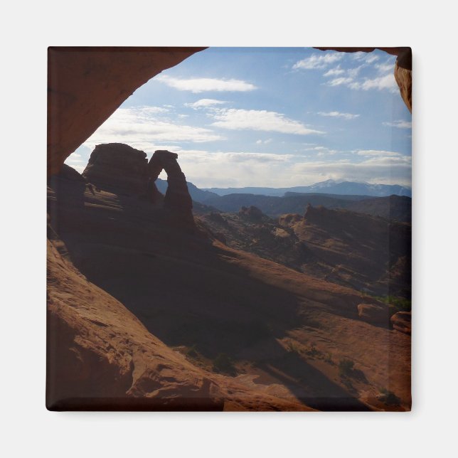 Delikate Arche through Rock Window at Arches Magnet (Vorne)