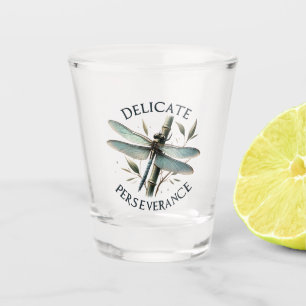 Delikate Ausdauer - Künstlerische Libelle Schnapsglas