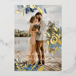 Delikate blaue Blume und Goldblüte Save the Date Folieneinladung