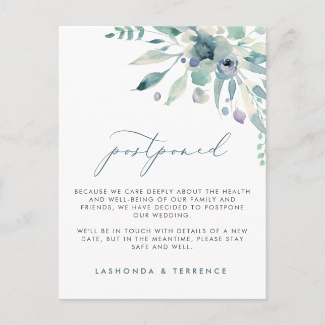 Delikate Blues Floral Wedding Postponement Ankündigungspostkarte (Vorderseite)