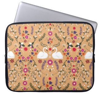 Delikate Blume, schwan Fantasie nahtlos. Laptopschutzhülle