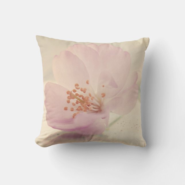 Delikate Blume Soft Pink Cherry Blossom Kissen (Vorderseite)
