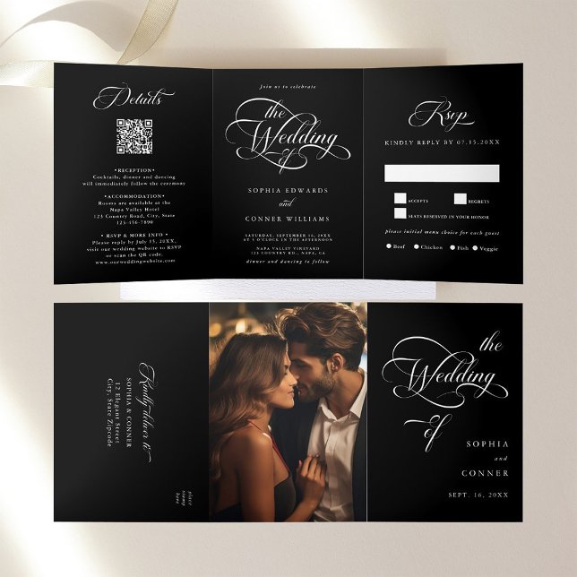 Delikate Elegante Script Wedding Black Dreifach Gefaltete Einladung (Inside & Outside)
