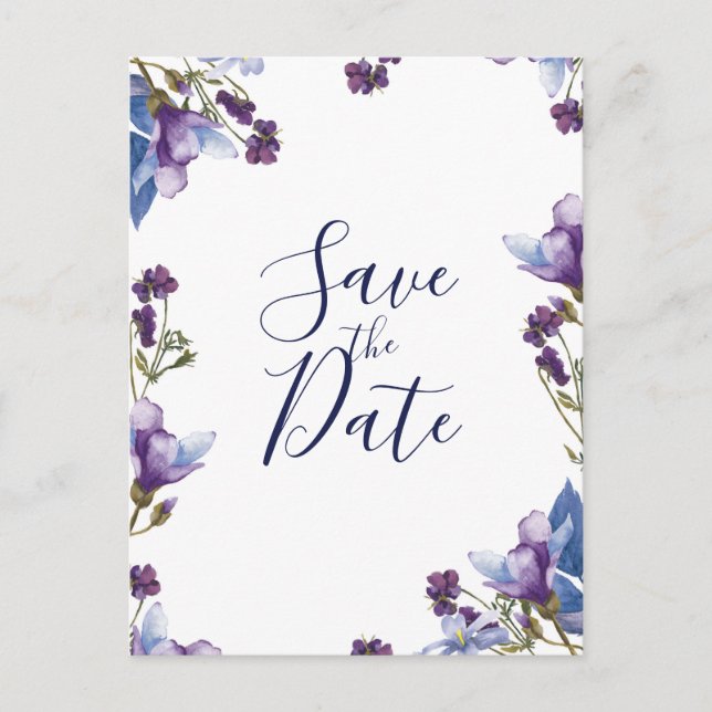 Delikate Frühlingsblumen Save the Date Lila Ankündigungspostkarte (Vorderseite)