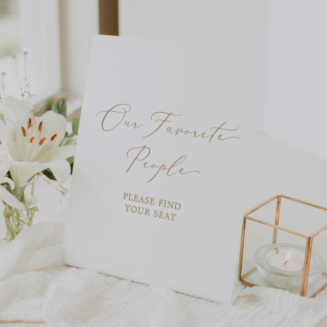 Delikate Gold Elegant Hochzeit unsere Lieblingsmen Sockelschild (Delicate Gold Elegant Wedding Our Favorite People Pedestal Sign)
