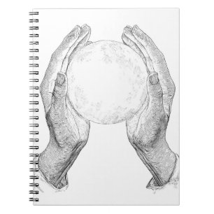 Delikate Hände halten Moon Sketch Notizblock