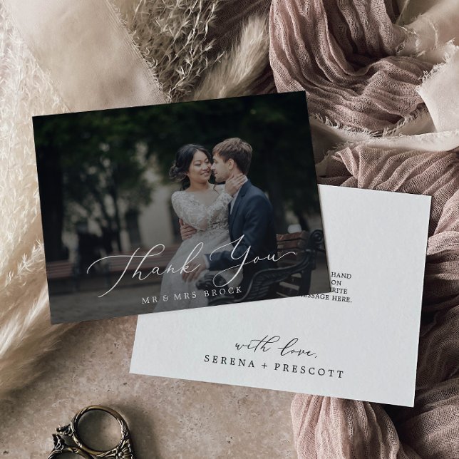 Delikate Kalligrafie Dunkles Foto Overlay Dankeskarte (Von Creator hochgeladen)