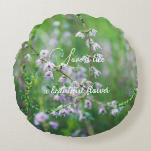 Delikate lila Wildblumen Rundes Kissen