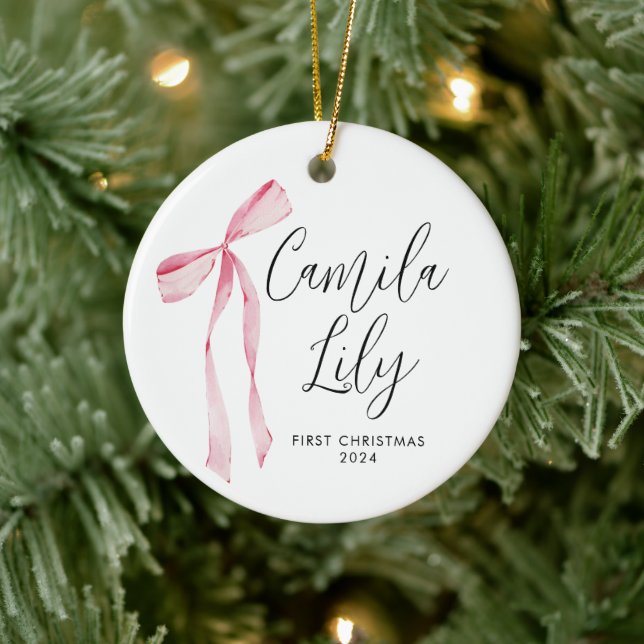 Delikate Pink Bow Baby Girl Erste Weihnachtsfeier Keramik Ornament (Baum)