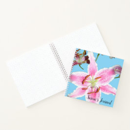 Delikate Pink Lily Blume auf der Insel Aqua Notizbuch
