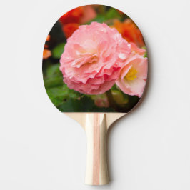Delikate rosa Blume nach Regen Tischtennis Schläger