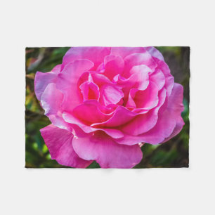 Delikate rosa Rosa Rose. Fleecedecke
