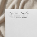 Delikate Script-Hochzeitsskripte-Rücksendeadresse Permastempel<br><div class="desc">Eine maßgeschneiderte Hochzeitsfeier-Rücksendeadresse-Briefmarke mit modernem elegantem Schwarz-Weiß-Design. Ideal für Hochzeitsreisen,  um Termine zu sparen und vieles mehr.</div>