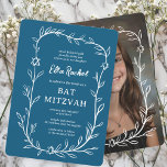 Delikatessen Botanisches CUSTOM FOTO Bar Bat Mitzv Einladung<br><div class="desc">Perfekte Karte, um eine Fledermausmitzvah, Bar mitzvah oder andere jüdische Feier anzukündigen! Handgezeichnete, zarte Blättertramkunst für Sie! Vollständig anpassbar! Klicken Sie auf "Personalisieren" oben, um den Text zu bearbeiten. Klicken Sie auf "Bearbeiten mit dem Design-Tool", um die Schriftart, Farben und Platzierungen anzupassen und Ihr Foto auf der Rückseite hinzuzufügen (oder...</div>