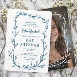 Delikatessen Botanisches CUSTOM FOTO Bar Bat Mitzv Einladung<br><div class="desc">Perfekte Karte, um eine Fledermausmitzvah, Bar mitzvah oder andere jüdische Feier anzukündigen! Handgezeichnete, zarte Blättertramkunst für Sie! Vollständig anpassbar! Klicken Sie auf "Personalisieren" oben, um den Text zu bearbeiten. Klicken Sie auf "Bearbeiten mit dem Design-Tool", um die Schriftart, Farben und Platzierungen anzupassen und Ihr Foto auf der Rückseite hinzuzufügen (oder...</div>