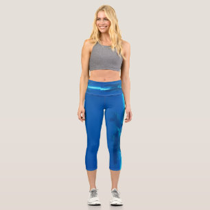 Delphine und blaue Ozeane , aquamarin und aqua, Wa Capri Leggings