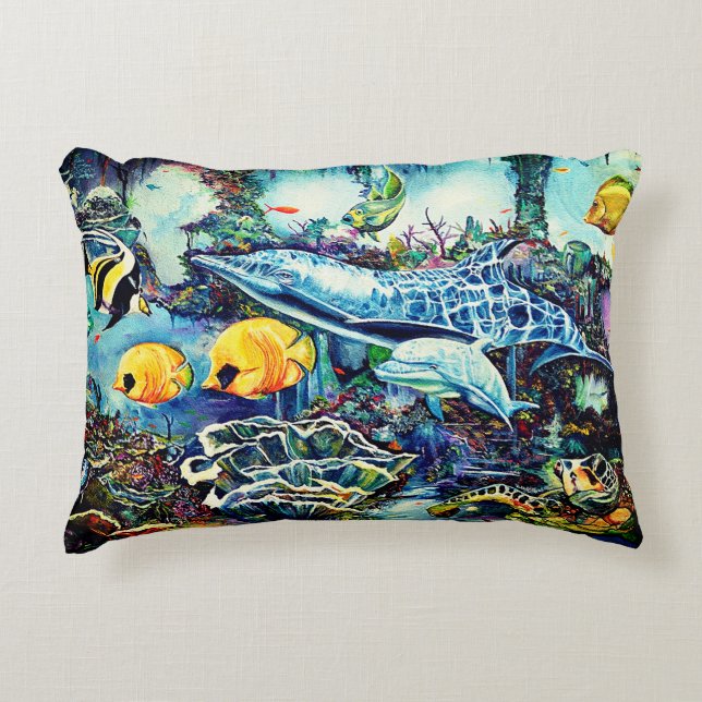 Delphine und Fische nähern sich Ozean-Riff Dekokissen (Vorderseite)