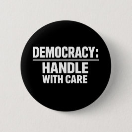 Demokratie mit Sorgfalt behandeln Button