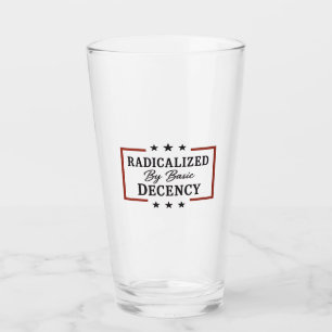 Demokratie, sozial radikalisiert durch einfachen A Glas