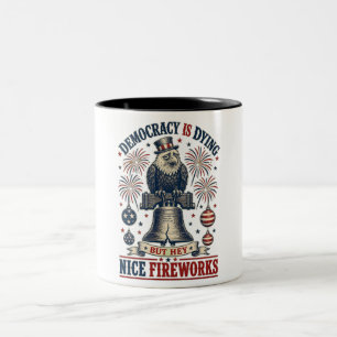 Demokratie sterbender Adler Freiheitsglocke Feuerw Zweifarbige Tasse
