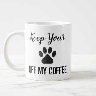 Den Kaffee aus der Tasse kleben