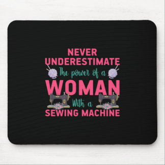 Den Power einer Frau mit einer Nähmaschine löschen Mousepad