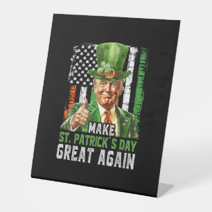 Den St. Patrick's Day wieder zum großen Kleeblatt Sockelschild