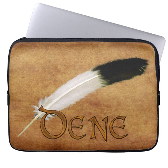 DENE Native American Feather Laptop Sleeve (Vorderseite)