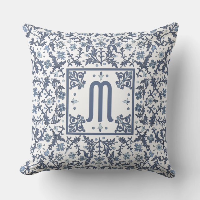 Denim Blue Verziert Monogram Kissen (Vorderseite)