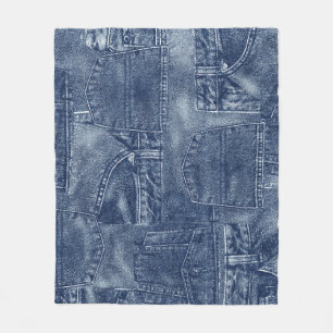 Denim Material in einem Patchwork-Taschenmuster. Fleecedecke