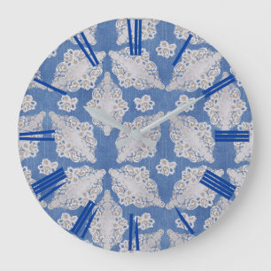 Denim Textur mit Lace Repeat Muster Große Wanduhr