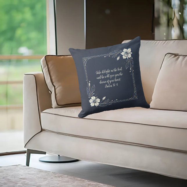 Denim White Floral Customizable Bible Verse Kissen (Von Creator hochgeladen)