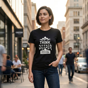 Denke tiefer, Erforsche weiter – Abenteuer & achts Tri-Blend Shirt