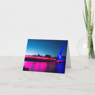 Denken Sie an die rosa Sonnenbrücke Karte