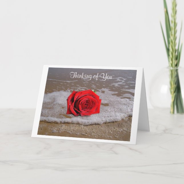 Denken Sie an Ihre Rote Rose On Beach Grußkarte Karte (Vorderseite)
