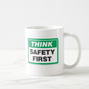Denken Sie Sicherheit Kaffeetasse