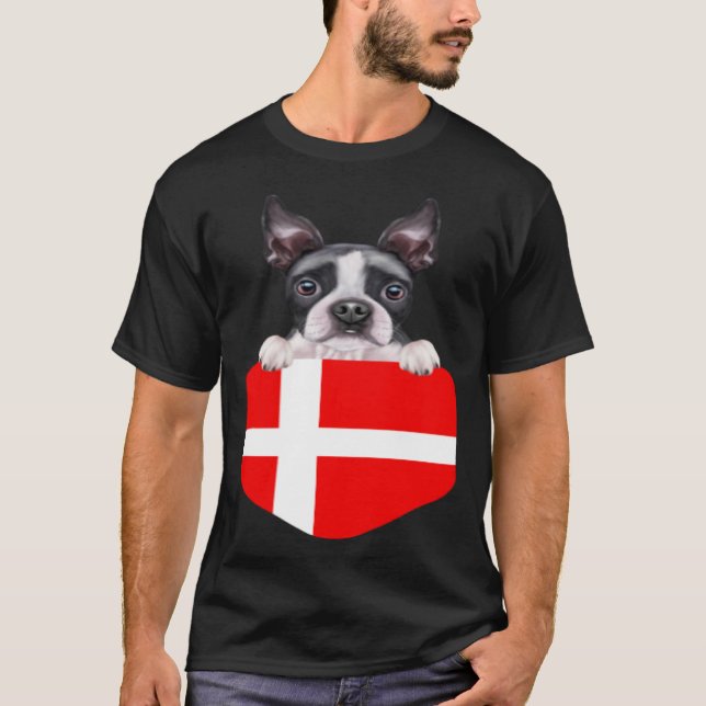 Denmark Flag Boston Terrier Dog In Pocket T-Shirt (Vorderseite)