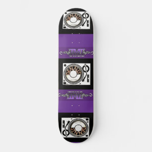DENNIS. Skateboard