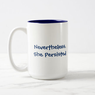 "Dennoch, bestand sie" Marine u. Weiß-Zitat fort Zweifarbige Tasse