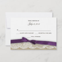 Dentelle romantique et réponse violette foncée